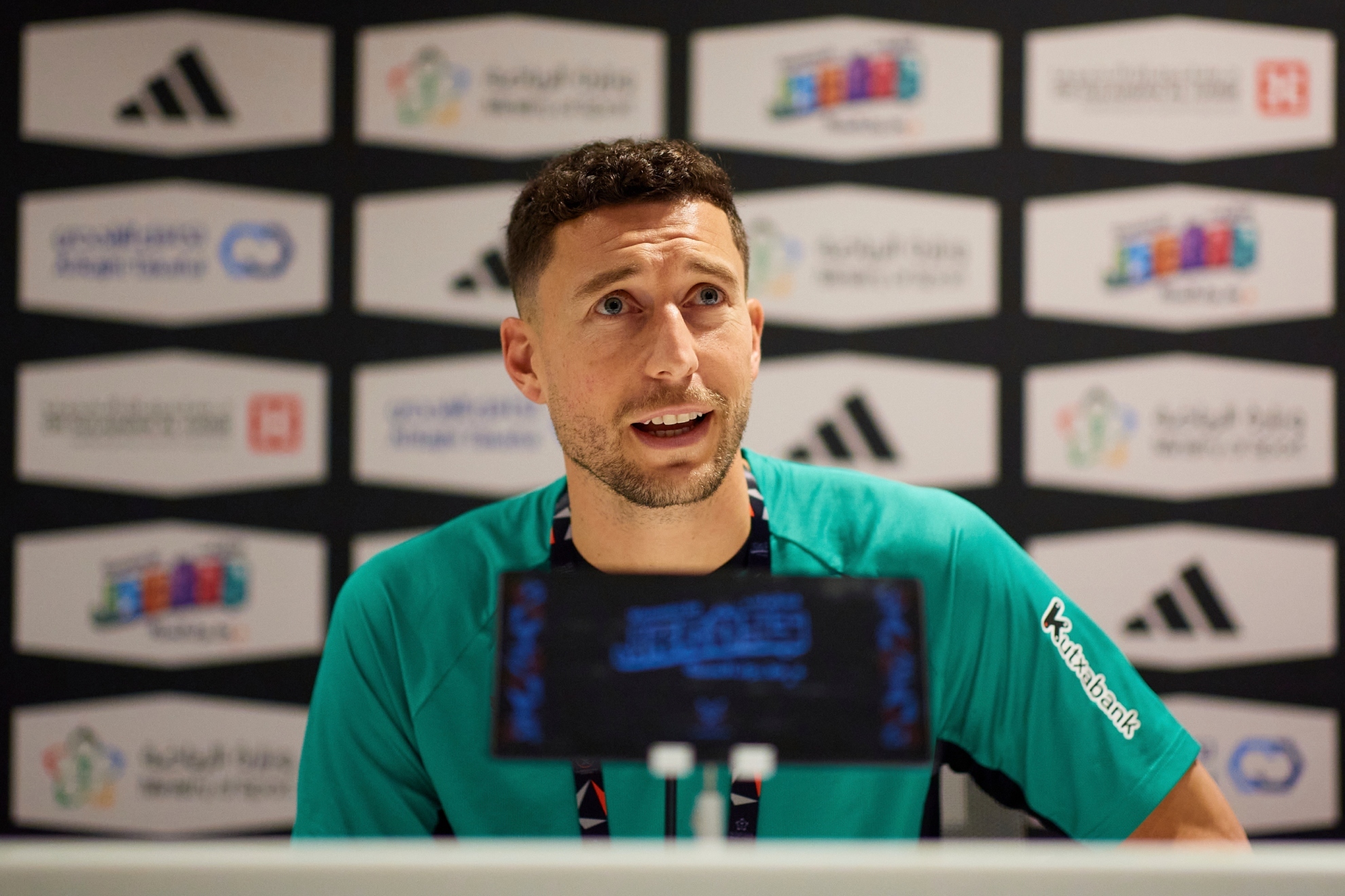 更关注他们 更关注他们